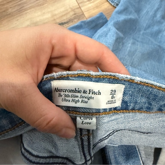 Abercrombie & Fitch Curve Love 90s Slim Straight Jean - Picture 9 of 9